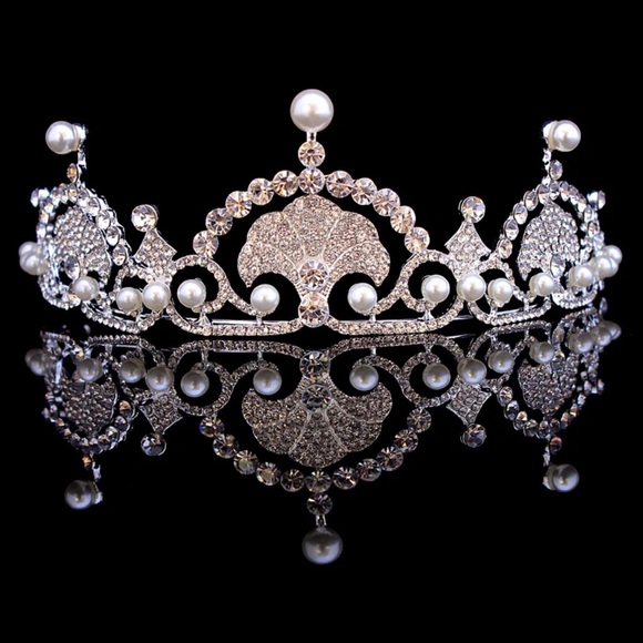 Royal princess Kate’s crown/tiara - Picture 3 of 3